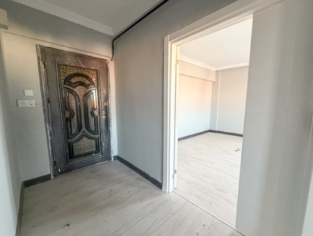 Very Spacious 3 1 Apartment For Rent In A Central Location In Altinova