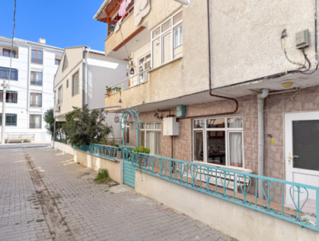 3 1 Flat For Sale Very Large With Double Garden On Kumbağ Market Street 