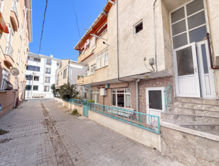 3 1 Flat For Sale Very Large With Double Garden On Kumbağ Market Street 