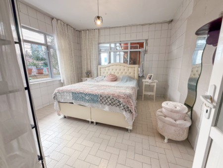 3 1 Flat For Sale Very Large With Double Garden On Kumbağ Market Street 