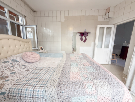 3 1 Flat For Sale Very Large With Double Garden On Kumbağ Market Street 