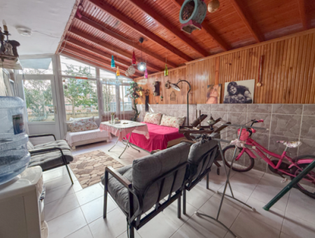 3 1 Flat For Sale Very Large With Double Garden On Kumbağ Market Street 