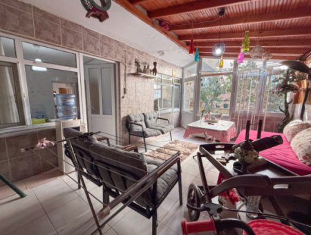 3 1 Flat For Sale Very Large With Double Garden On Kumbağ Market Street 