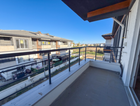 Luxury 1 1 Flat For Rent Close To The Sea In A Complex With Kumbağ Pool