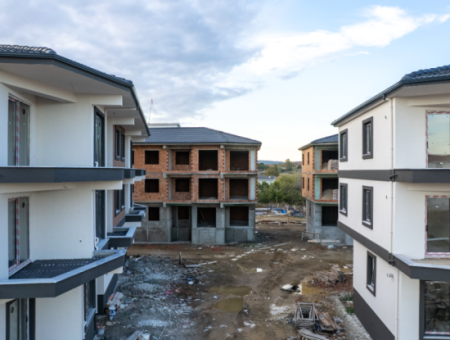 2 1 Flats For Sale In Kumbağ Luxury Pool Yonca Evleri Complex