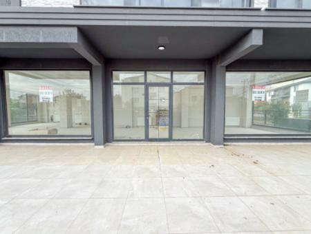 Large And Warehouse Shop For Rent On Kumbağ Busy Main Street