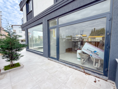 Large And Warehouse Shop For Rent On Kumbağ Busy Main Street