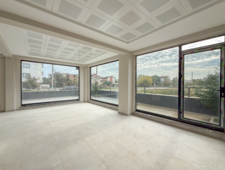 Large And Warehouse Shop For Rent On Kumbağ Busy Main Street