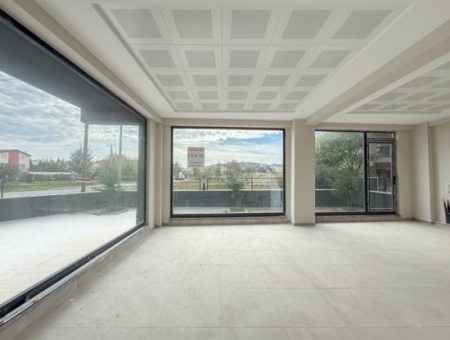 Large And Warehouse Shop For Rent On Kumbağ Busy Main Street