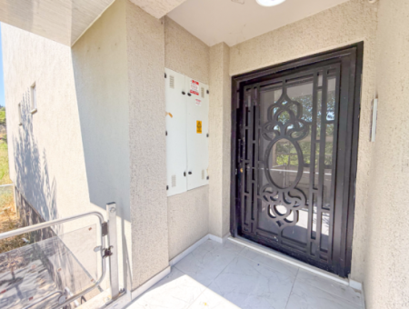 Spacious New 2 1 Flat For Sale With En-Suite Bathroom In Kumbağ