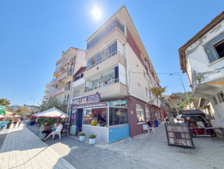 1 1 Rent With Double Balcony In A Seafront Building On Kumbağ Promenade