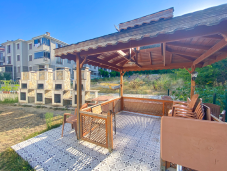 1 1 Flat For Sale With Occupancy In A Centrally Located Site With Pool In Kumbağ