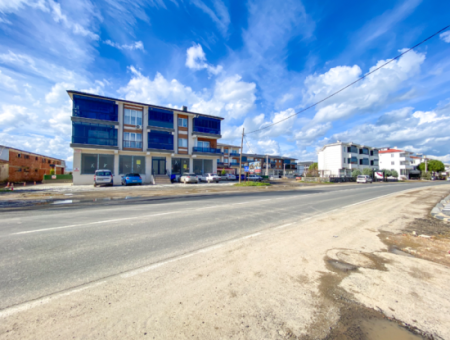 135 M2 Large Shop For Rent On Kumbağ Busy Main Street