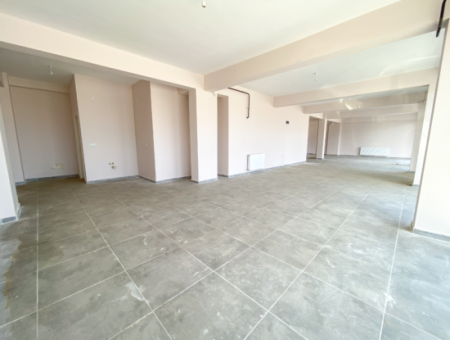 135 M2 Large Shop For Rent On Kumbağ Busy Main Street