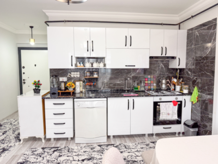 Spacious 2 1 Flat For Sale With Settlement Close To Kumbağ Market Street