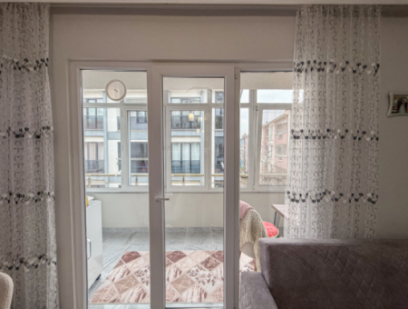 Spacious 2 1 Flat For Sale With Settlement Close To Kumbağ Market Street