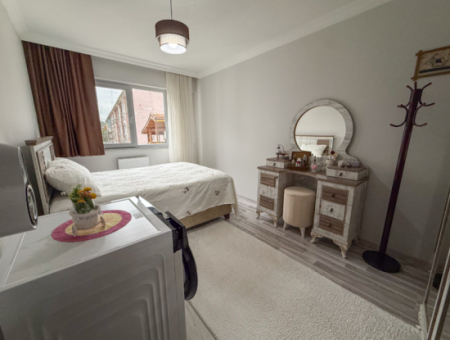 Spacious 2 1 Flat For Sale With Settlement Close To Kumbağ Market Street