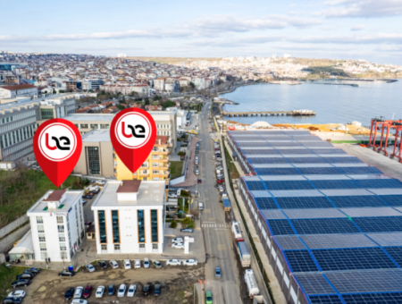 100.Year Sub-Road Street Sea View Complete Rental Plaza