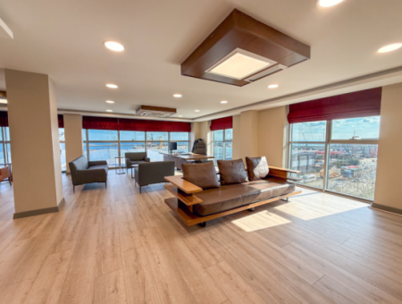 100.Year Sub-Road Street Sea View Complete Rental Plaza