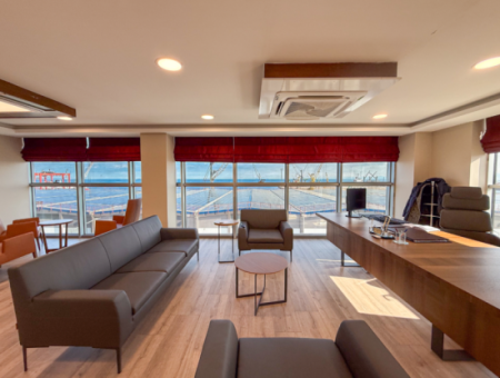 100.Year Sub-Road Street Sea View Complete Rental Plaza