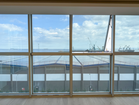 100.Year Sub-Road Street Sea View Complete Rental Plaza