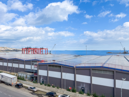 100.Year Sub-Road Street Sea View Complete Rental Plaza