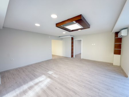 100.Year Sub-Road Street Sea View Complete Rental Plaza