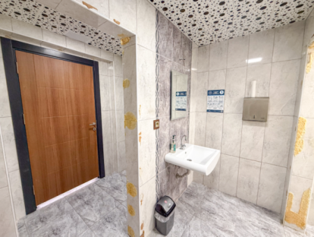 100.Year Sub-Road Street Sea View Complete Rental Plaza