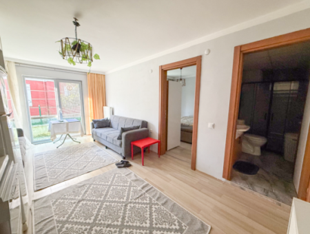 Furnished 1 1 Flat On The Sea Side Of The Street In Kumbağ