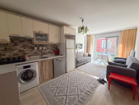 Furnished 1 1 Flat On The Sea Side Of The Street In Kumbağ