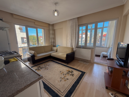 Spacious 2 1 Flat For Sale In A Residential Building On Kumbağ Market Street