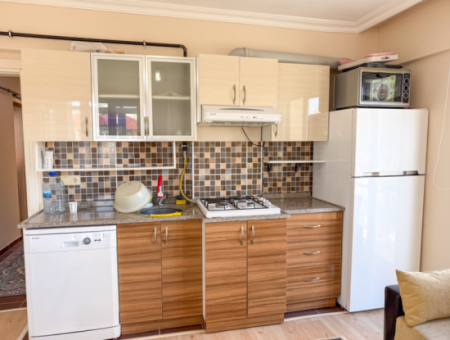 Spacious 2 1 Flat For Sale In A Residential Building On Kumbağ Market Street