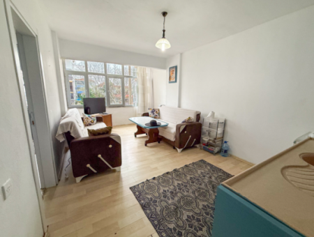 2 1 Flat For Sale In A Residential Building In The Center Of Kumbağ