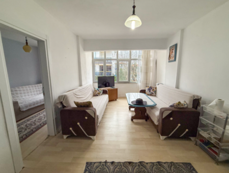 2 1 Flat For Sale In A Residential Building In The Center Of Kumbağ