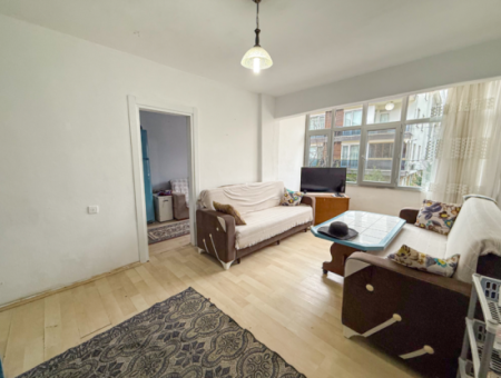 2 1 Flat For Sale In A Residential Building In The Center Of Kumbağ