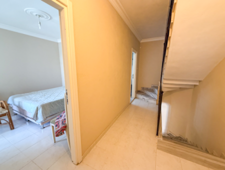 Triplex Villa For Sale In A Site With A 50 Mt Pool To Kumbağ Sea