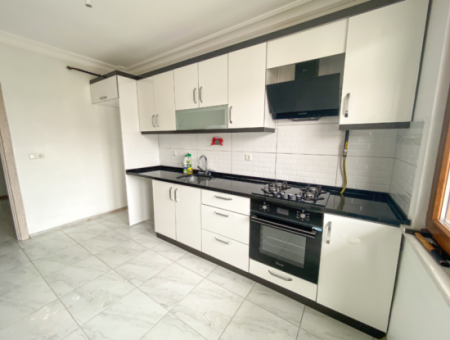 Very Spacious 2 1 Apartment For Rent In A Central Location In Altinova