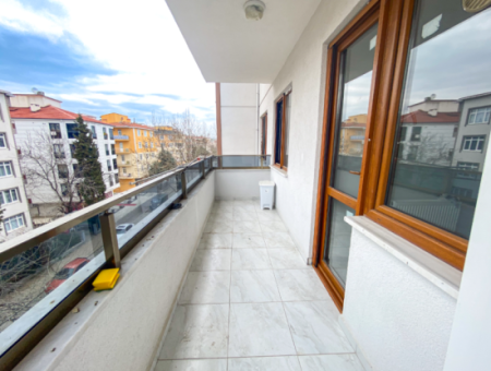 Very Spacious 2 1 Apartment For Rent In A Central Location In Altinova