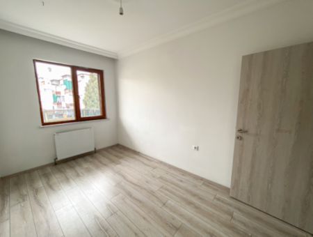 Very Spacious 2 1 Apartment For Rent In A Central Location In Altinova