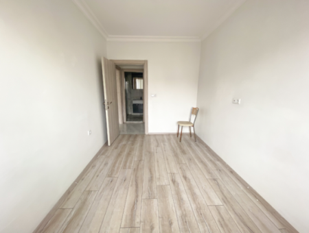 Very Spacious 2 1 Apartment For Rent In A Central Location In Altinova