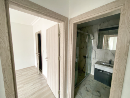 Very Spacious 2 1 Apartment For Rent In A Central Location In Altinova