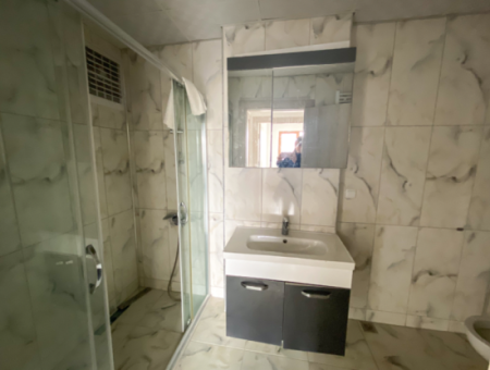 Very Spacious 2 1 Apartment For Rent In A Central Location In Altinova