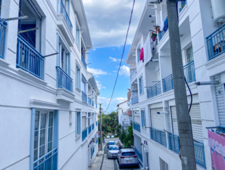 Furnished 2 1 Flat For Rent In A Building With Elevator In The Center Of Kumbağ