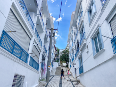 Furnished 2 1 Flat For Rent In A Building With Elevator In The Center Of Kumbağ