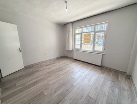 Spacious 2 1 Flat For Rent With Separate Kitchen On Kumbağ Market Street