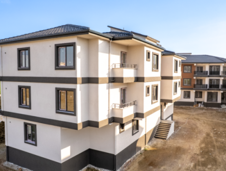2 1 Flats For Sale In Kumbağ Luxury Pool Yonca Evleri Complex