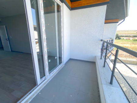 Luxury 2 1 Flat For Rent In A Complex With Pool Close To The Sea In Kumbağ
