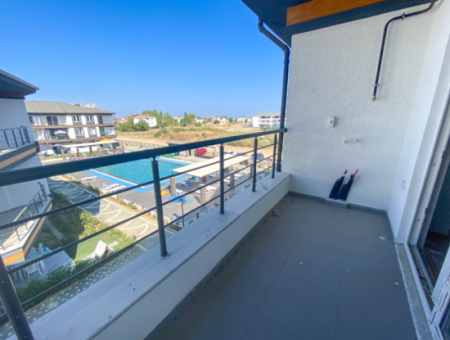Luxury 2 1 Flat For Rent In A Complex With Pool Close To The Sea In Kumbağ