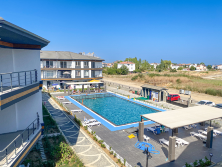 Luxury 2 1 Flat For Rent In A Complex With Pool Close To The Sea In Kumbağ