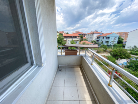 Spacious 2 1 Flat For Rent With Double Balcony In Central Location In Kumbağ